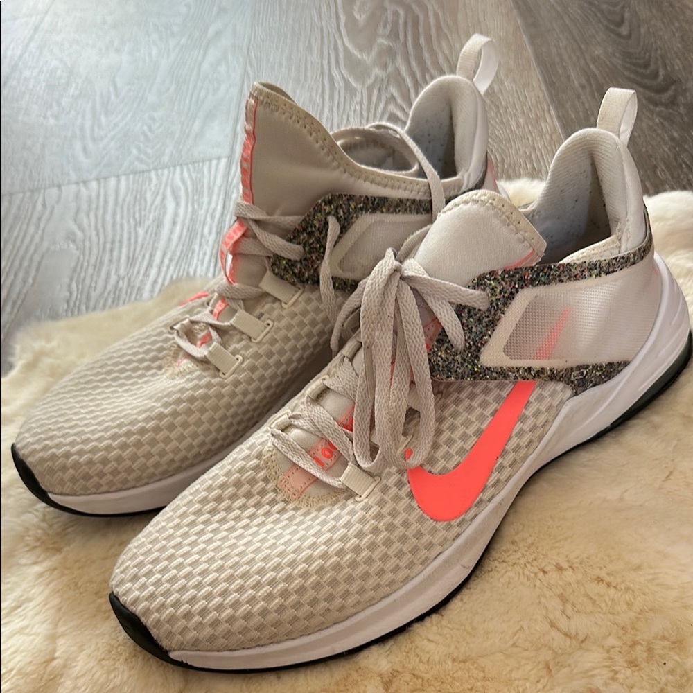 Nike Women's White and Pink Athletic Shoes